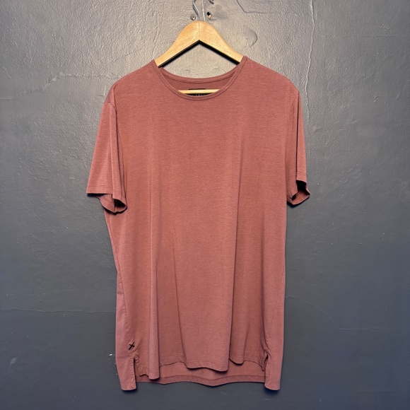 Cuts Clothing Split Hem T-shirt - Picture 5 of 6